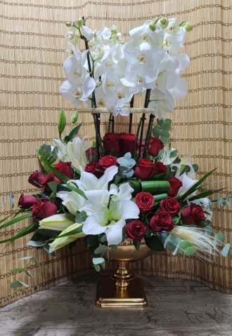 TUTKU VE İHTİŞAM: ORKİDE, GÜL, LİLYUM ARANJMANI. 